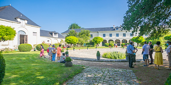 Vue intérieure du relais de la poste aux chevaux des Ormes