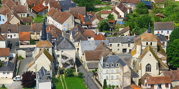 Vue aérienne du bourg de Coussay-les-Bois