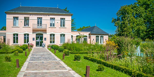 Vue de la mairie de La Roche-Posay