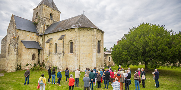 Vue du château de Monthoiron