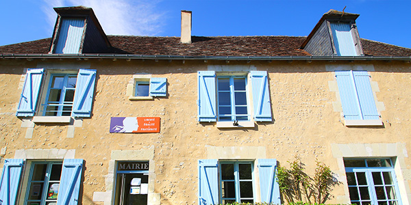 Vue de la façade de la mairie de Vue aérienne de Vicq-sur-Gartempe