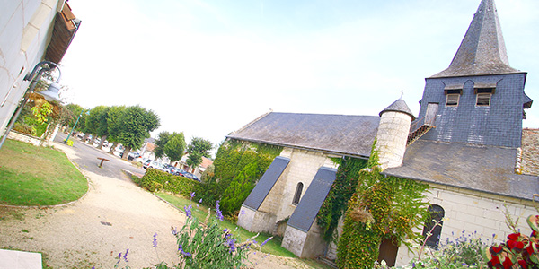 Vue d'une braderie en plein-air à Antran