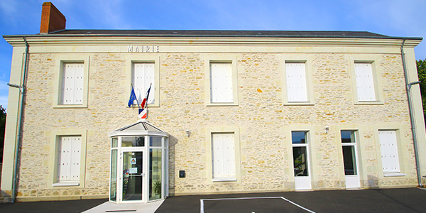 Vue de la façade de la mairie de Cernay