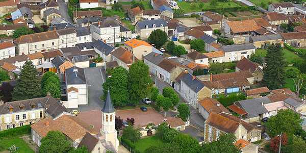Vue aérienne de la commune de Cernay